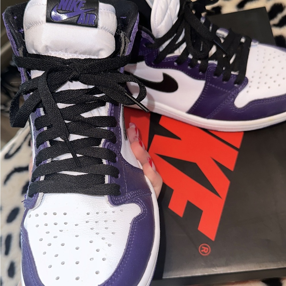 Nike Air Jordan 1 retro high og purple - Picture 3 of 3